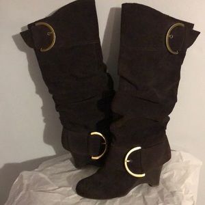 Brown boots suede